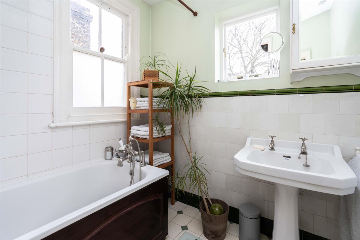 house for sale in Herne Hill Road, Herne Hill, London, SE24 POD012103549 Knight Frank