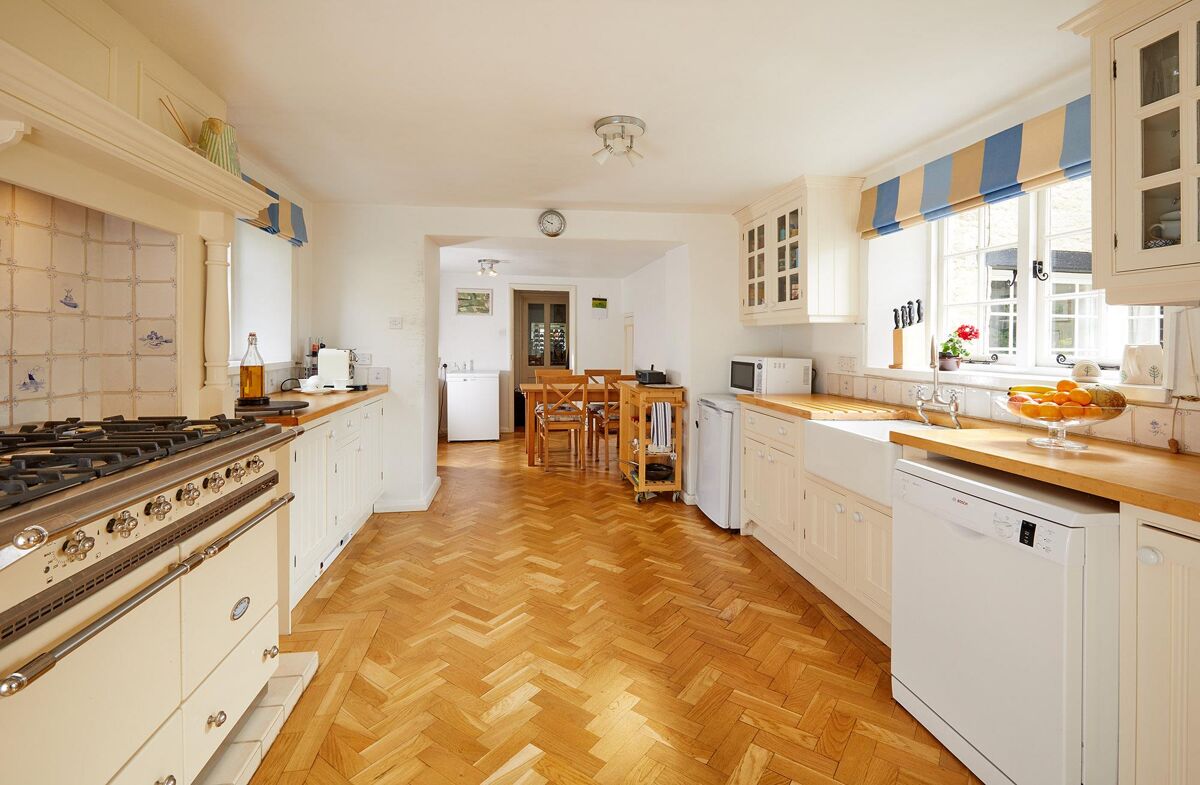 house for sale in Mill Street, Kidlington, Oxfordshire, OX5 POD012107410 Knight Frank