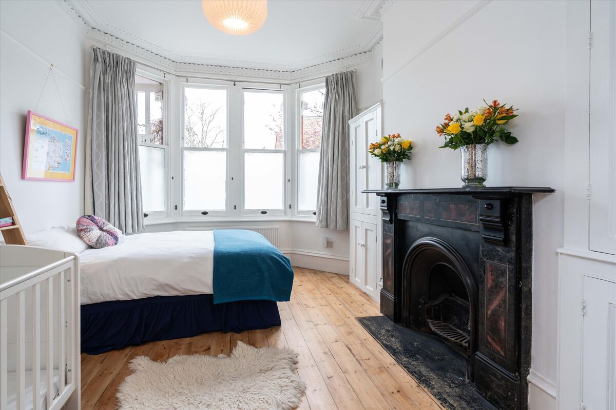 flat for sale in Rollscourt Avenue, Herne Hill, London, SE24 POD012109523 Knight Frank
