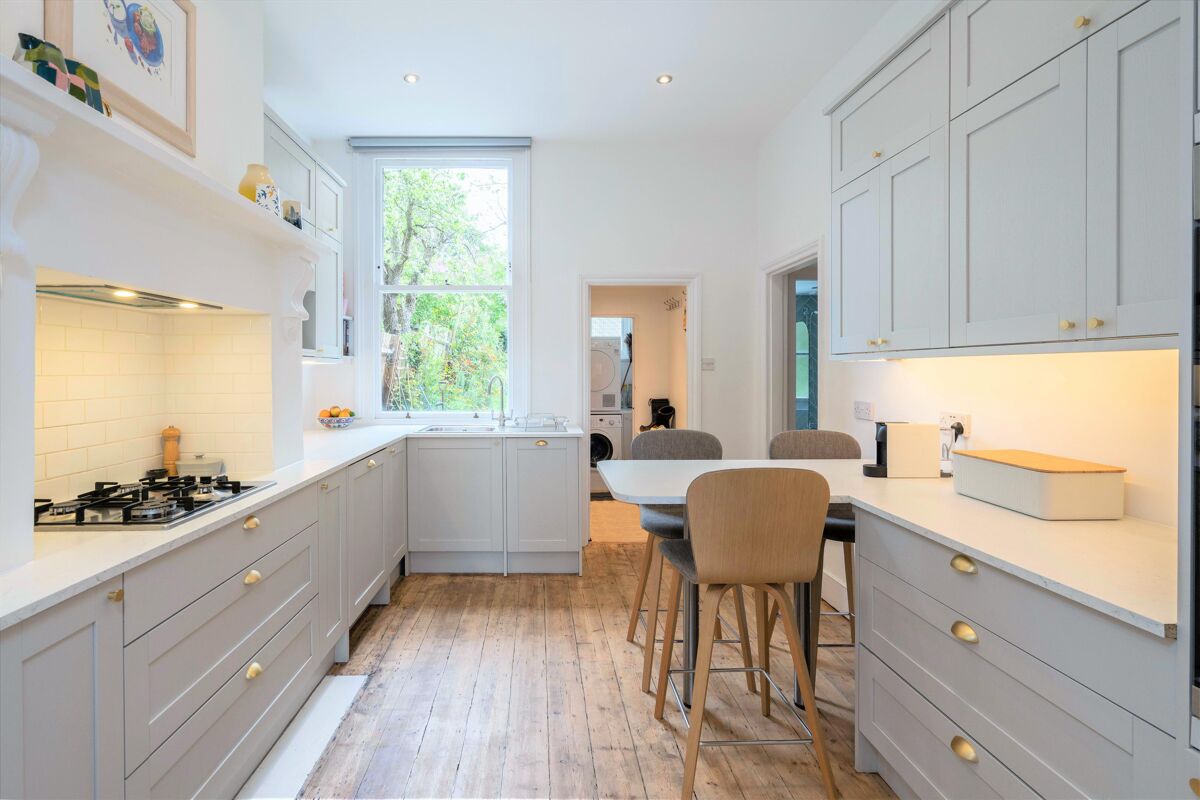 flat for sale in Rollscourt Avenue, Herne Hill, London, SE24 POD012109523 Knight Frank