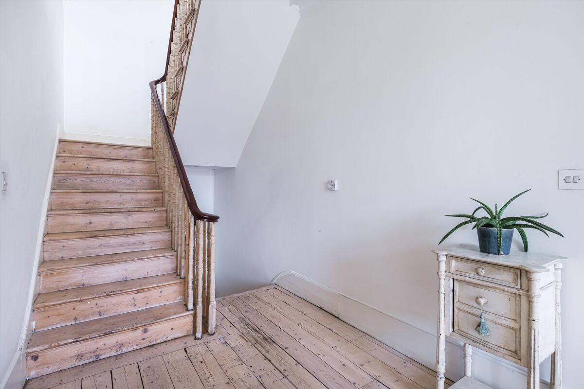 house for sale in Highbury New Park, London, N5 POD012113097 Knight