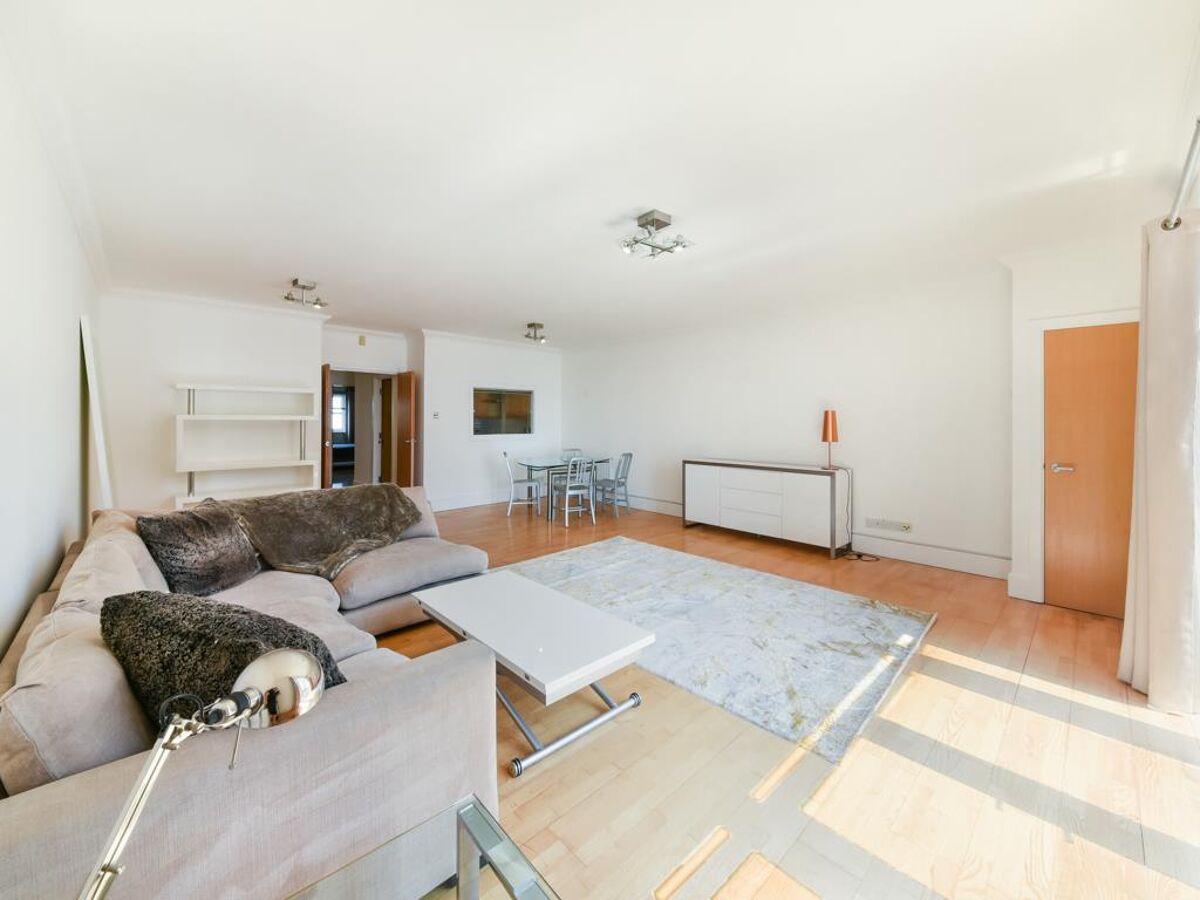 flat to rent in Dunbar Wharf, 126134 Narrow Street, Limehouse, London
