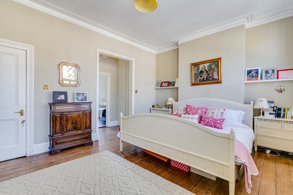 house for sale in Sarsfeld Road, Balham, Wandsworth, London, SW12