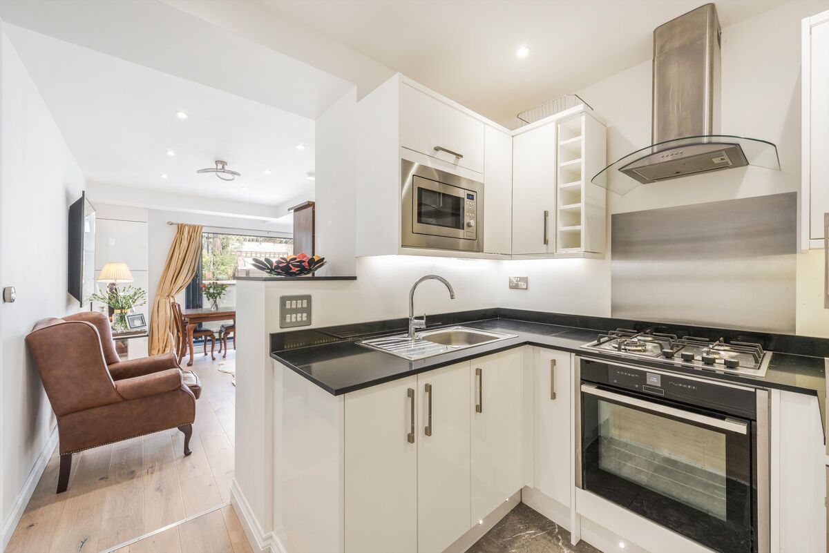 for sale in Chesson Road, West Kensington, W14