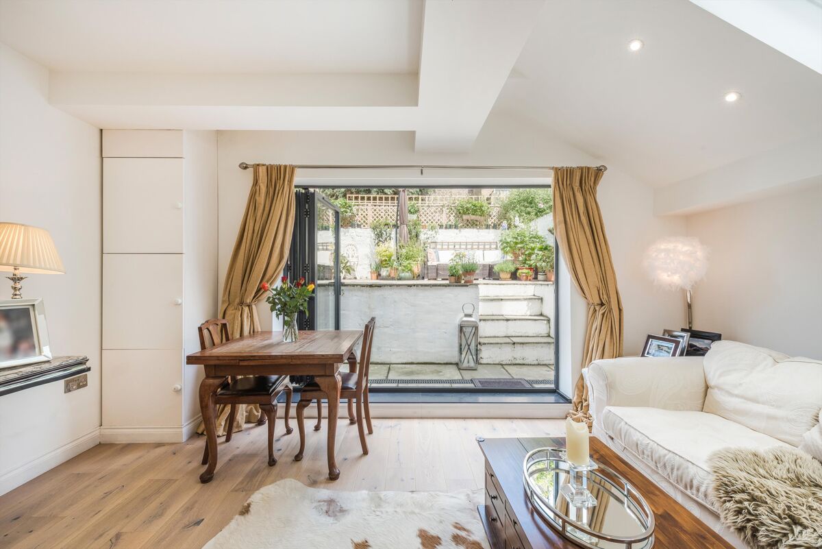 for sale in Chesson Road, West Kensington, W14