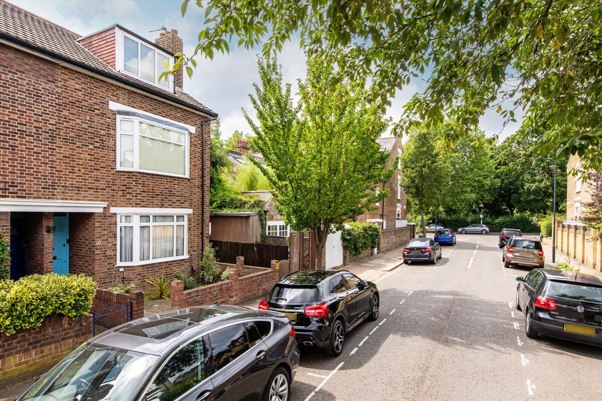 flat for sale in Windermere Avenue, London, NW6 POD012131621 Knight