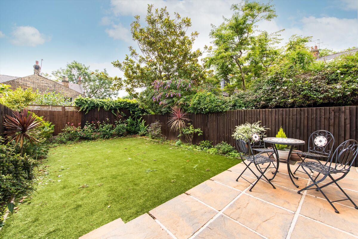 flat for sale in Windermere Avenue, London, NW6 POD012131621 Knight