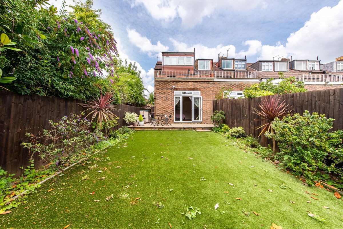 flat for sale in Windermere Avenue, London, NW6 POD012131621 Knight
