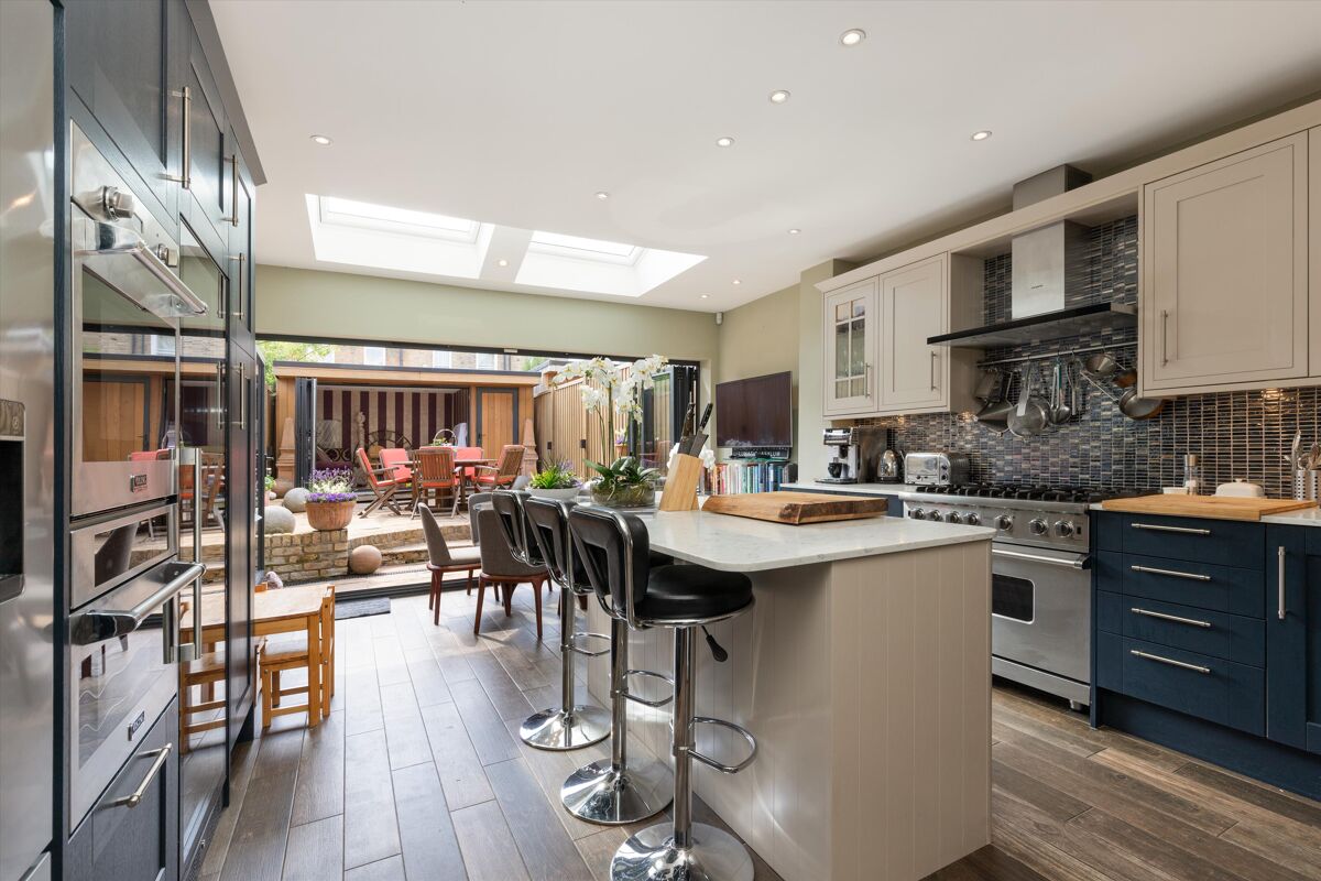 house for sale in Clonmore Street, London, SW18 POD012137842 Knight