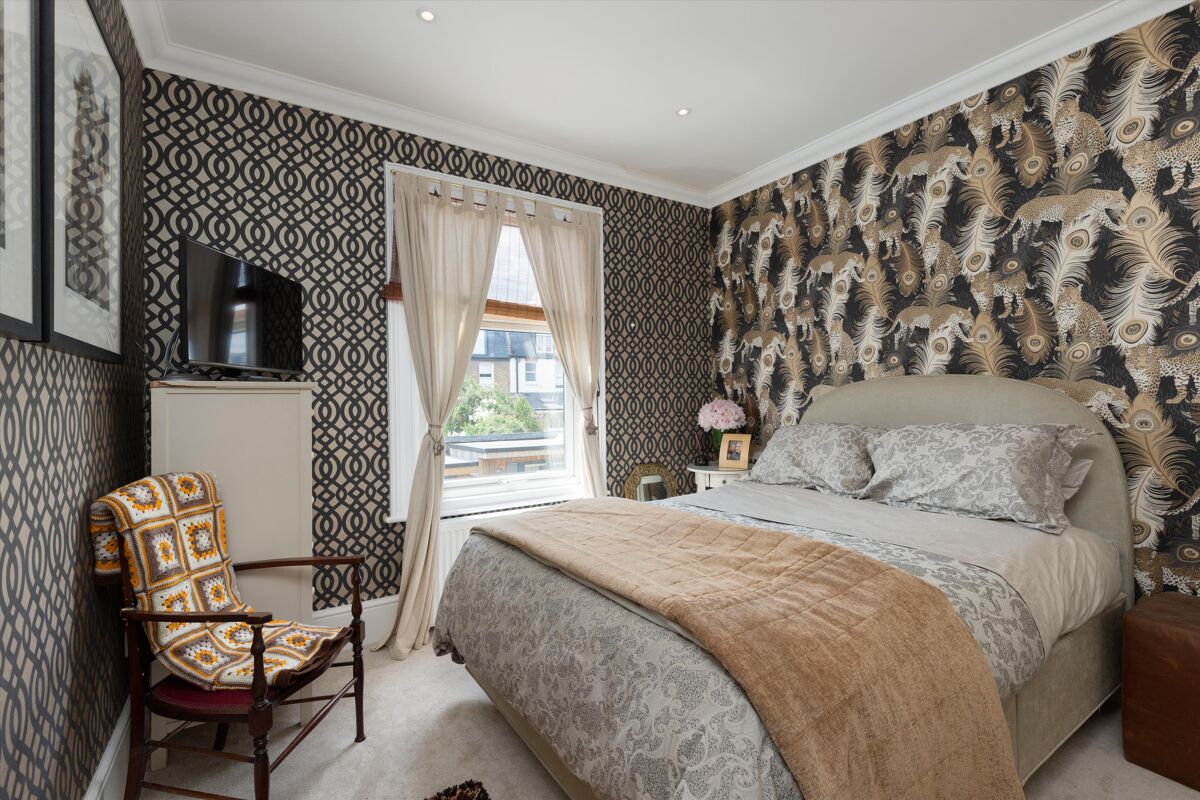 house for sale in Clonmore Street, London, SW18 POD012137842 Knight