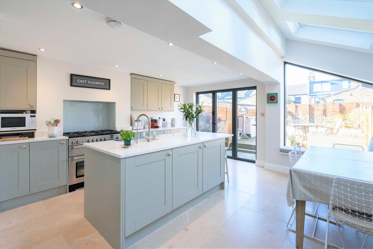 house for sale in Ulverscroft Road, East Dulwich, London, SE22