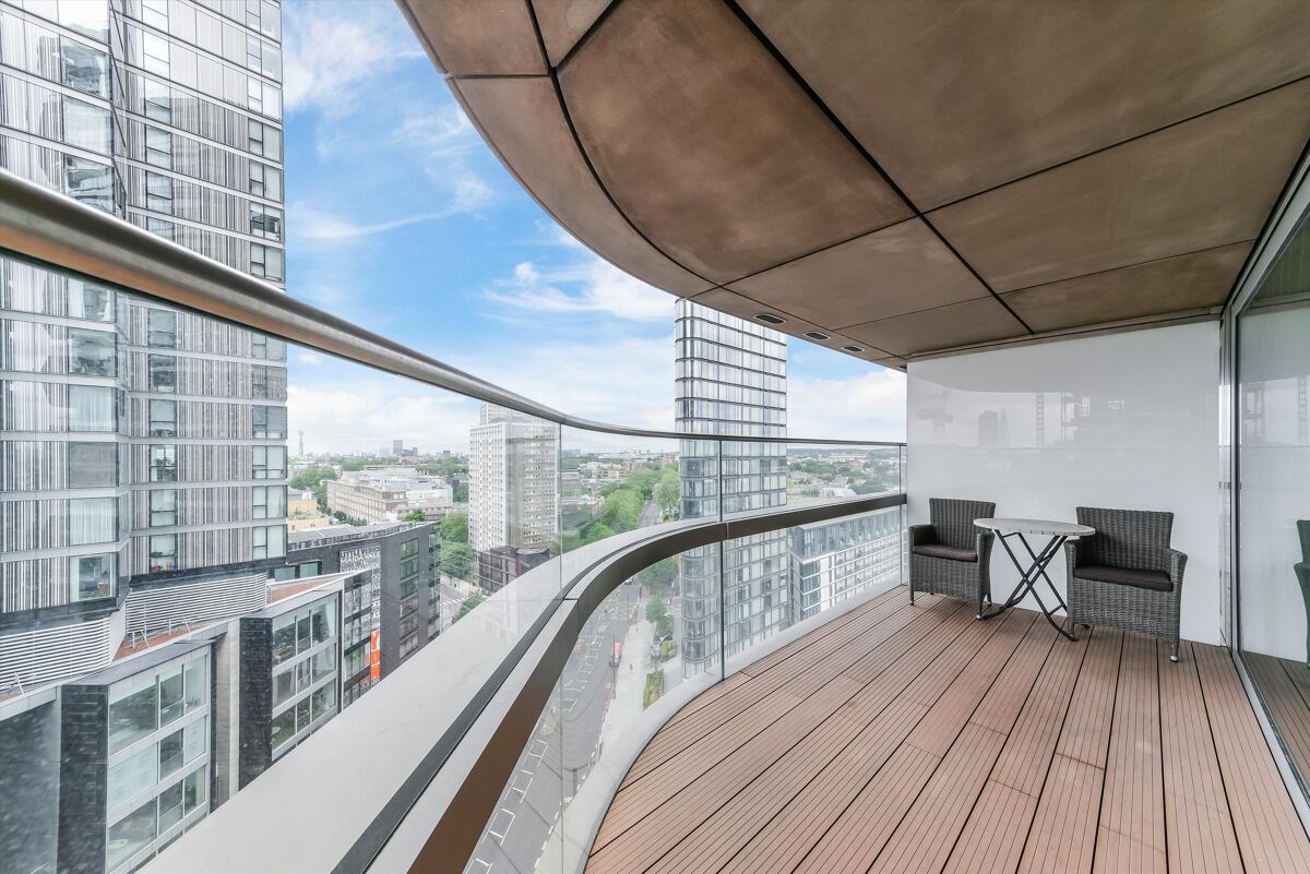 flat to rent in Canaletto Tower, 257 City Road, London, EC1V