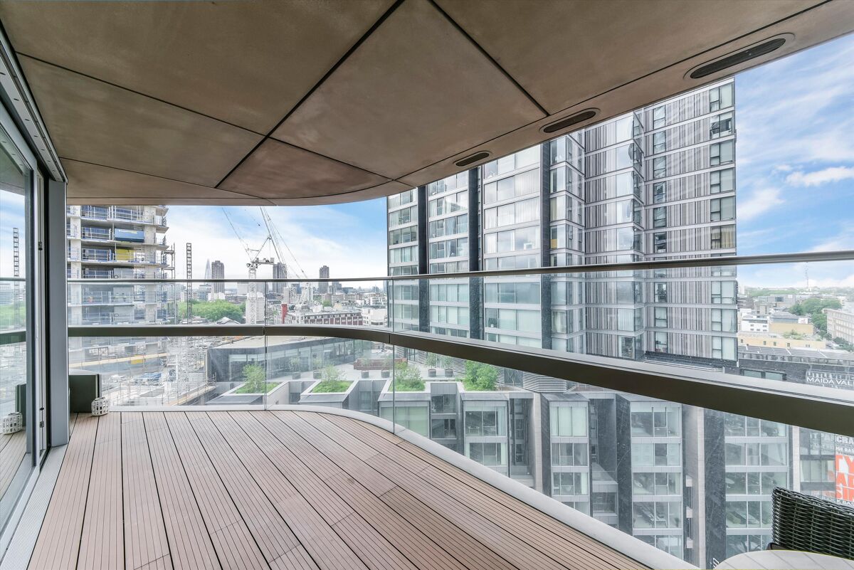 flat to rent in Canaletto Tower, 257 City Road, London, EC1V