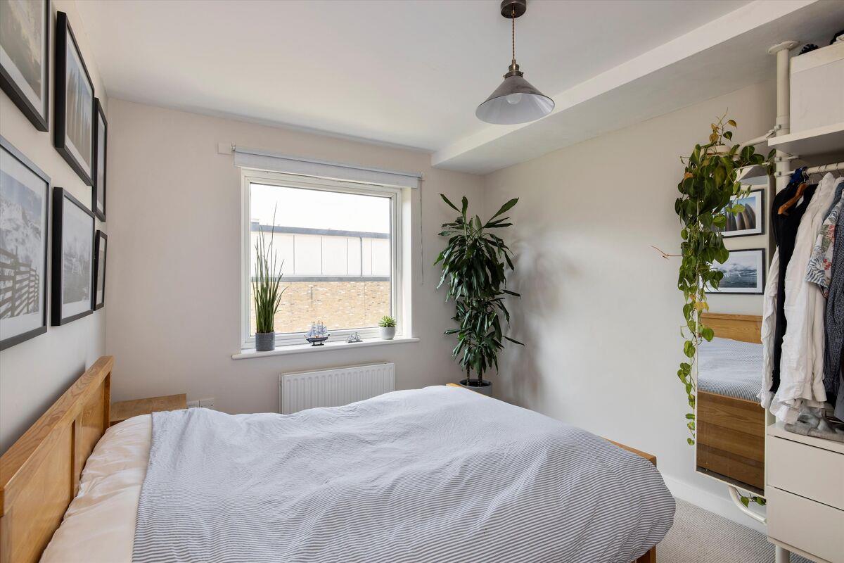flat to rent in Gifford Street, London, N1 POD012141047 Knight Frank