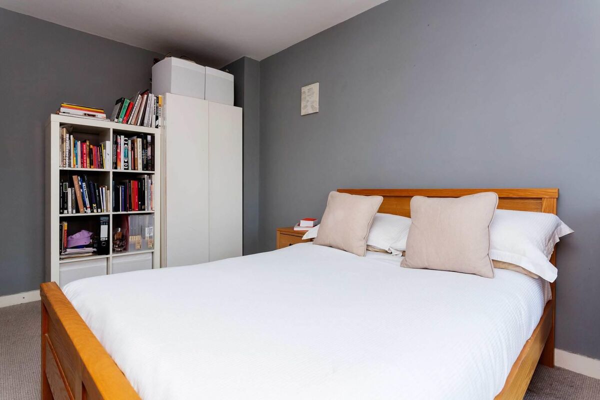 flat to rent in Gifford Street, London, N1 POD012141047 Knight Frank