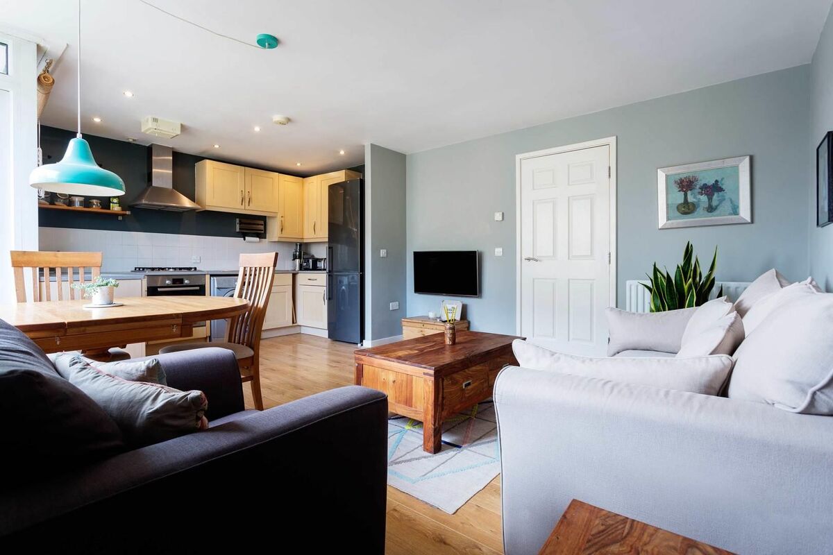 flat to rent in Gifford Street, London, N1 POD012141047 Knight Frank