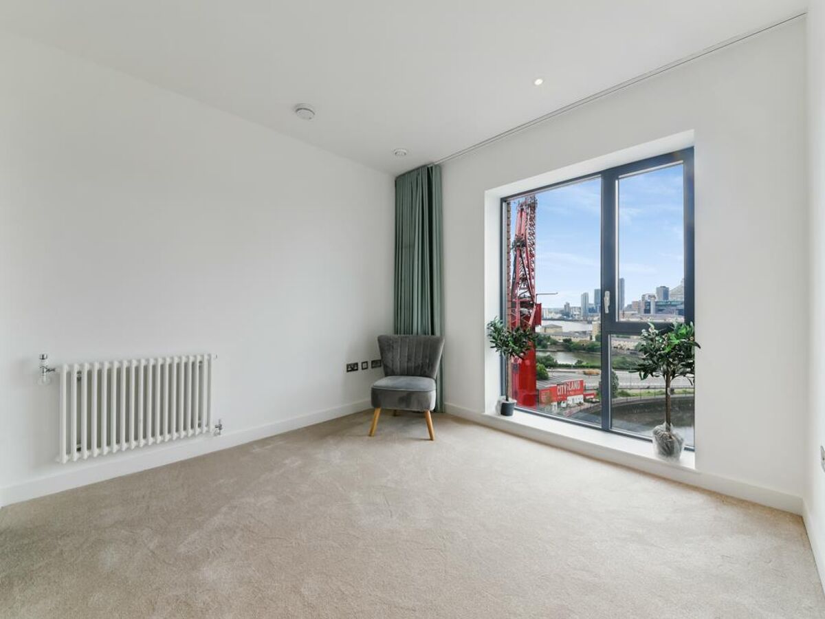 flat to rent in Java House, 15 Botanic Square, Canary Wharf, London