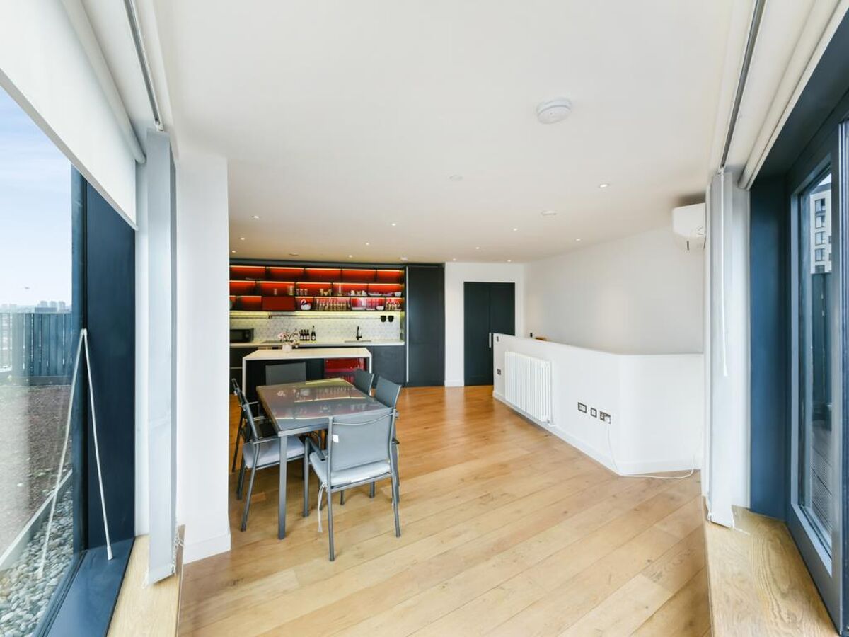 flat to rent in Java House, 15 Botanic Square, Canary Wharf, London