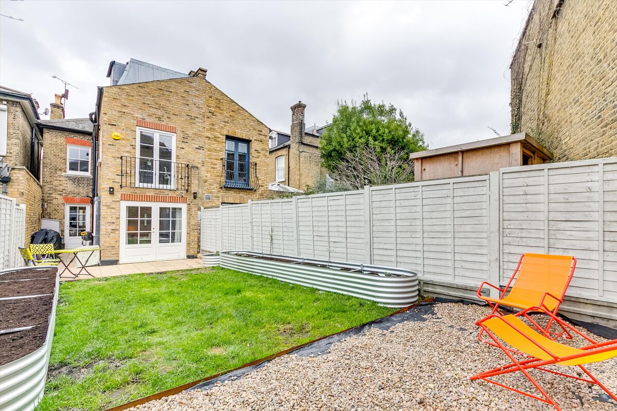 house for sale in St. James's Drive, London, SW17 POD012149648