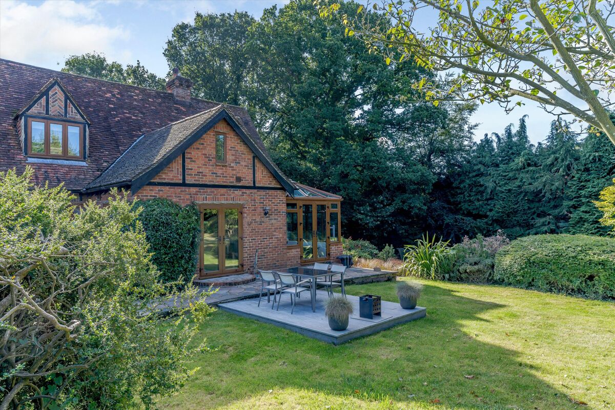 house for sale in Golden Ball Lane, Maidenhead, Berkshire, SL6 POD012153898 Knight Frank