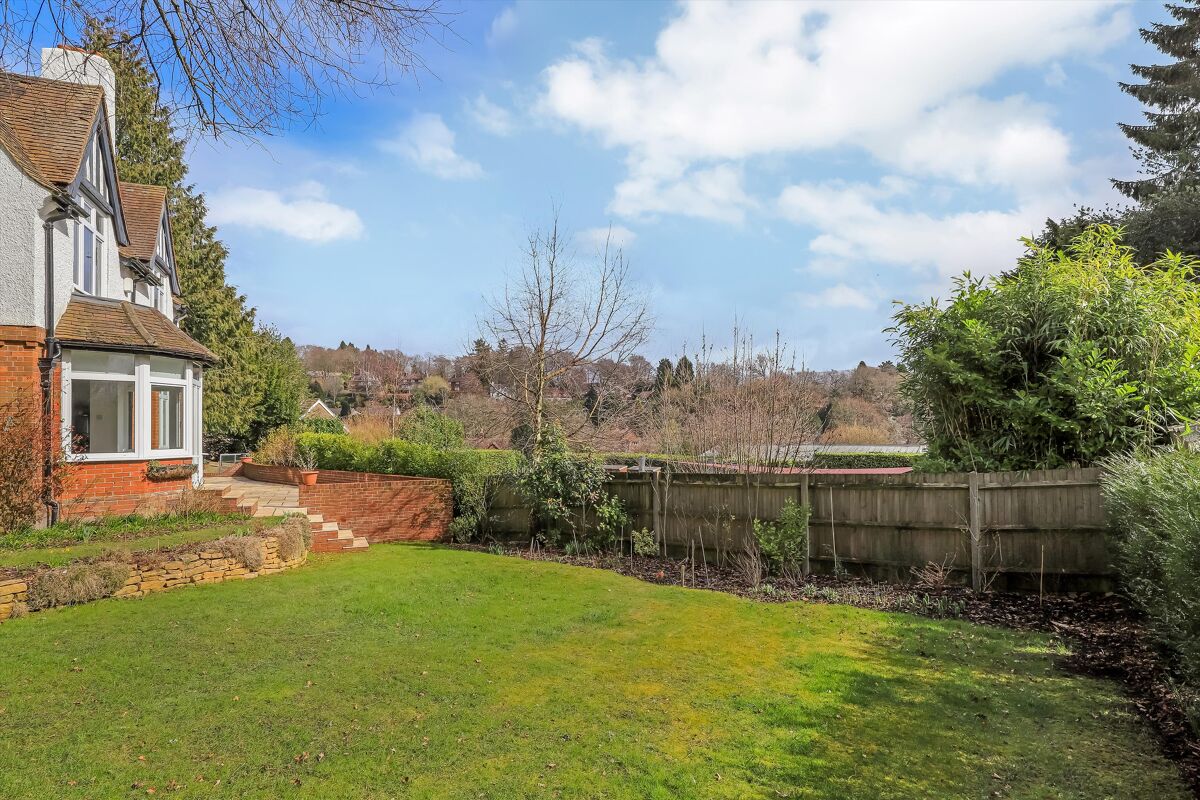 house for sale in Vicarage Lane, Haslemere, Surrey, GU27 POD012170954