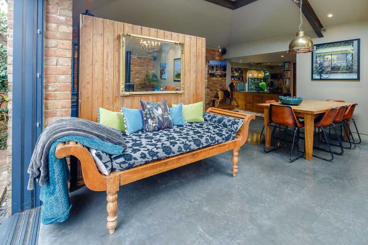 flat for sale in Rickmansworth Road, Chorleywood, Rickmansworth, Hertfordshire, WD3