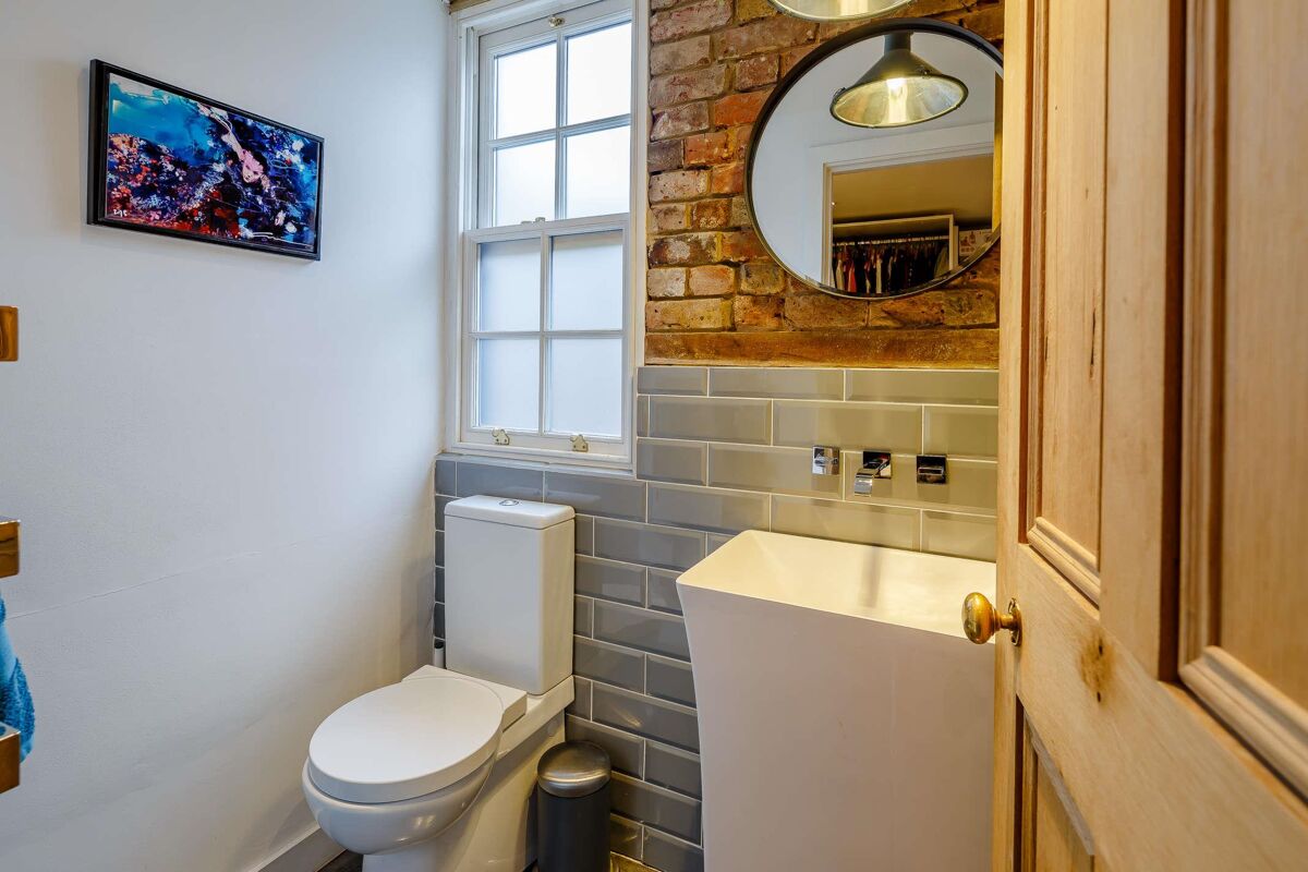 flat for sale in Rickmansworth Road, Chorleywood, Rickmansworth