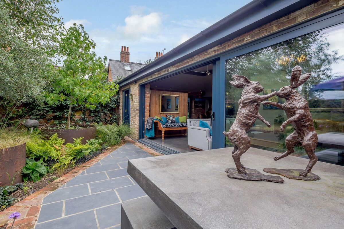 flat for sale in Rickmansworth Road, Chorleywood, Rickmansworth, Hertfordshire, WD3