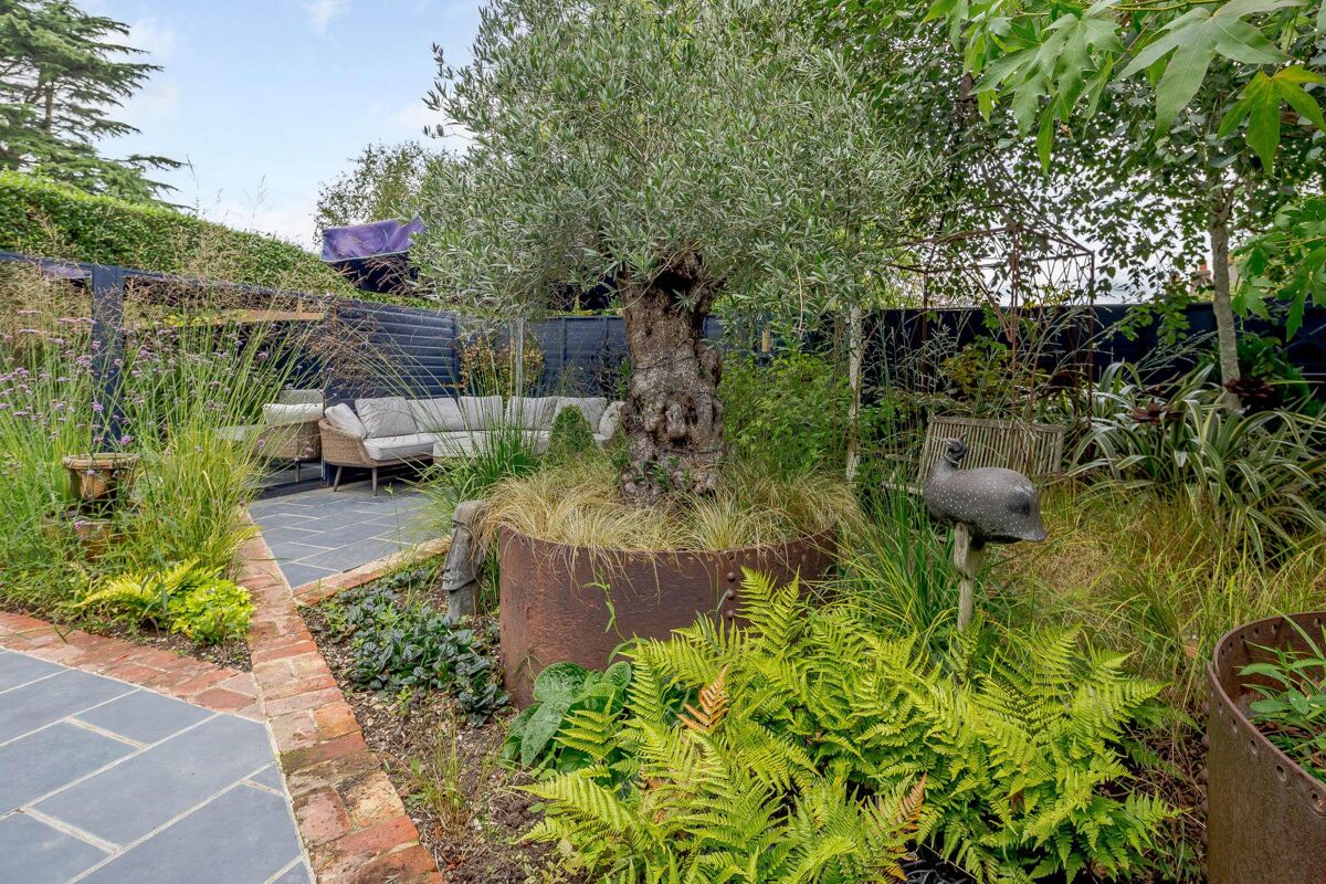 flat for sale in Rickmansworth Road, Chorleywood, Rickmansworth