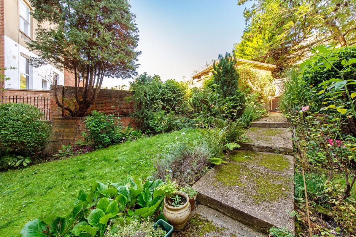 flat for sale in Canfield Gardens, London, NW6 POD012180491 Knight