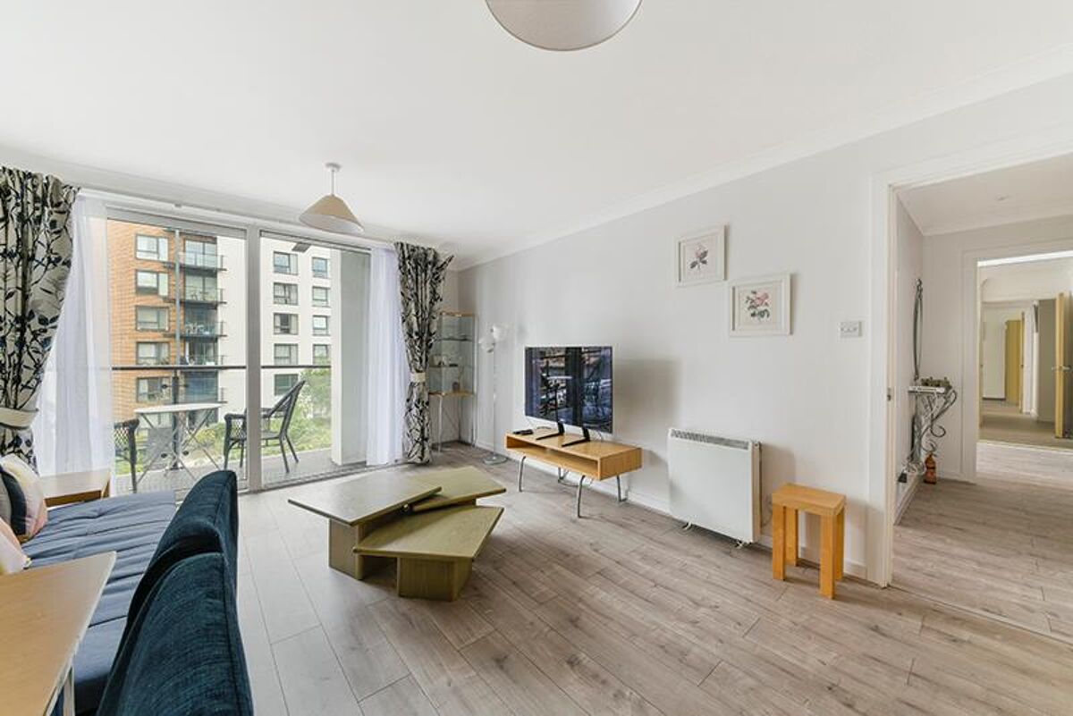 flat to rent in Boardwalk Place, London, E14 - POD012185970 | Knight Frank