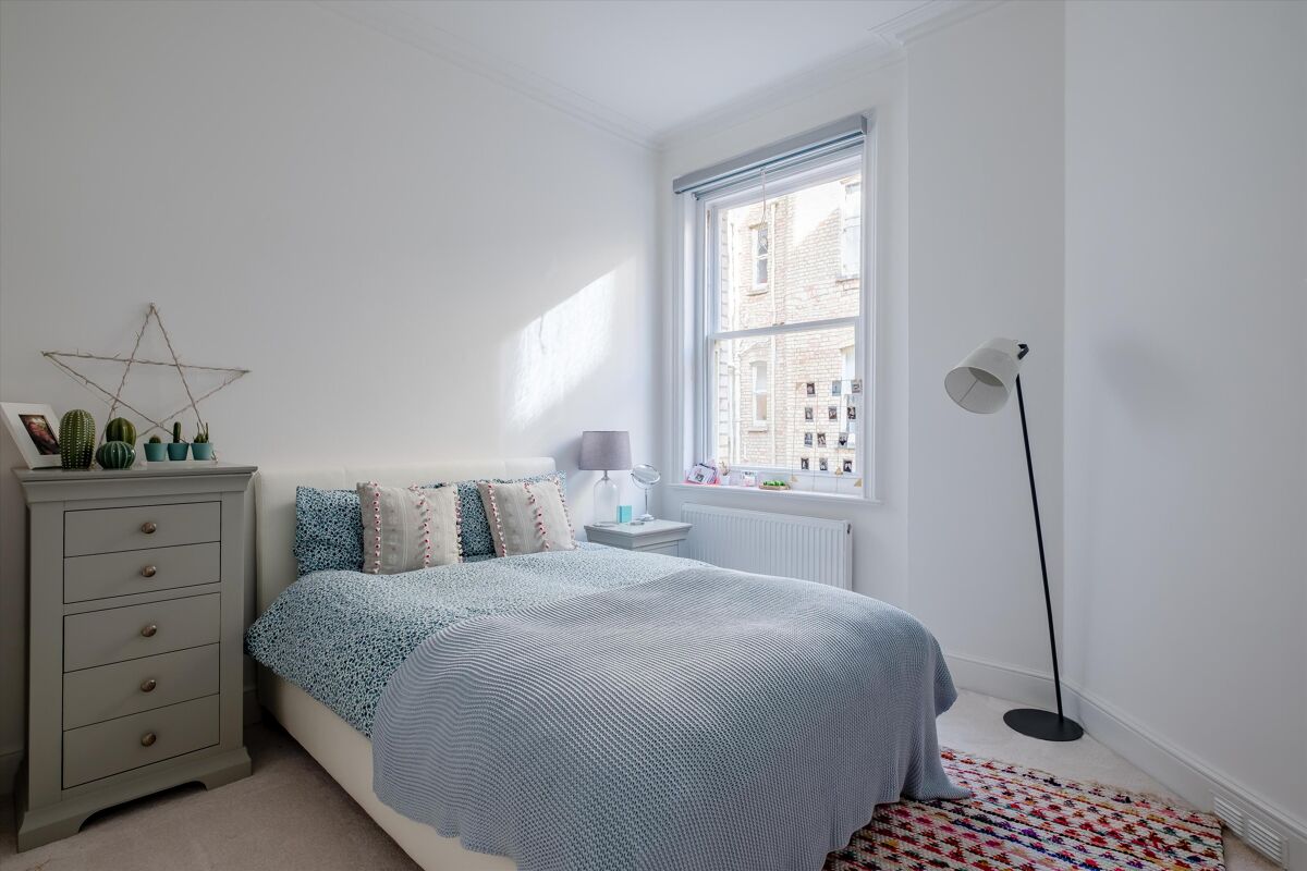 flat for sale in York Mansions, Prince of Wales Drive, London, SW11