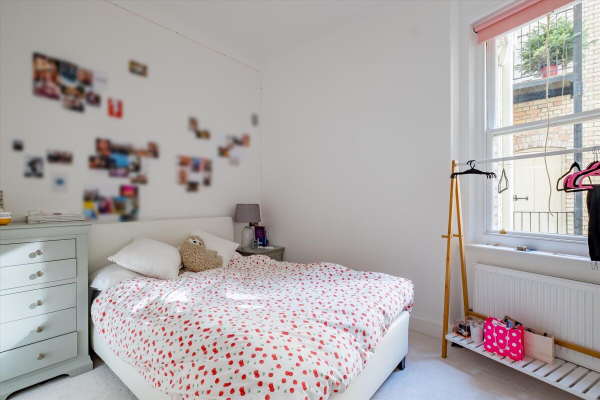 flat for sale in York Mansions, Prince of Wales Drive, London, SW11