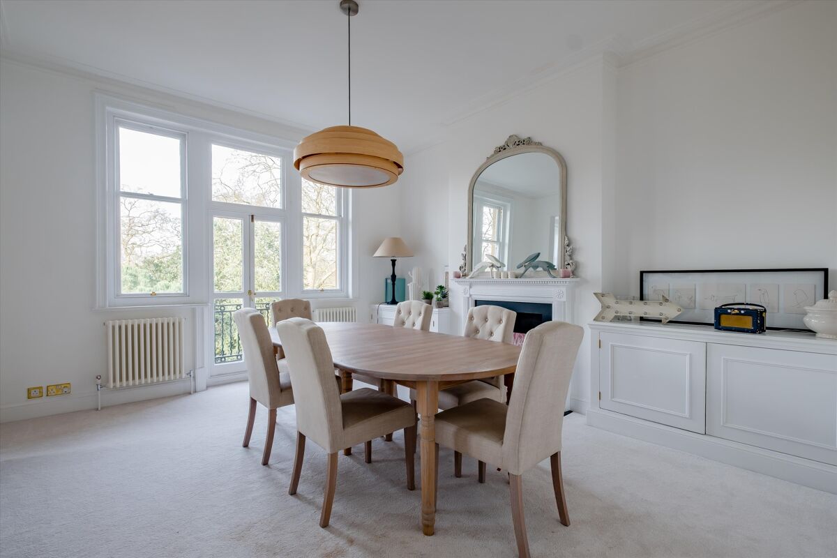 flat for sale in York Mansions, Prince of Wales Drive, London, SW11