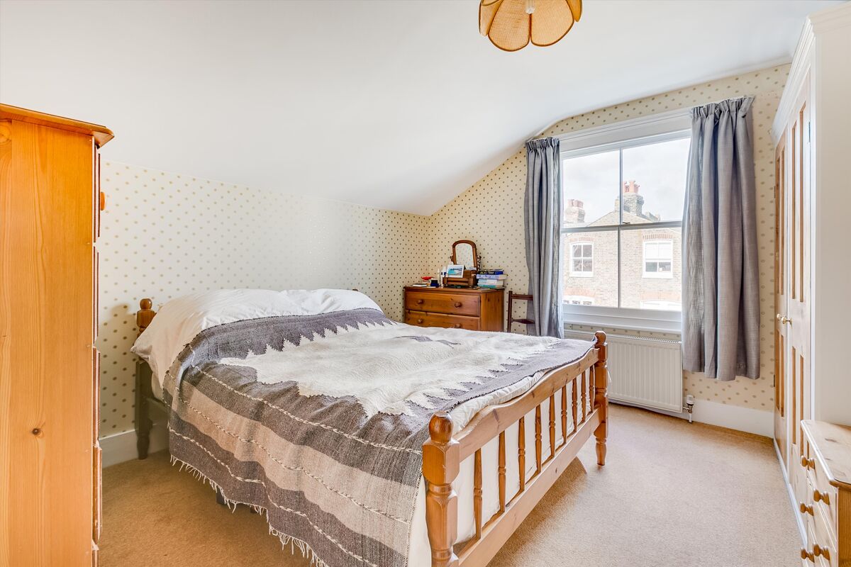 ����� �� ������� � Tantallon Road, London, SW12 pic image