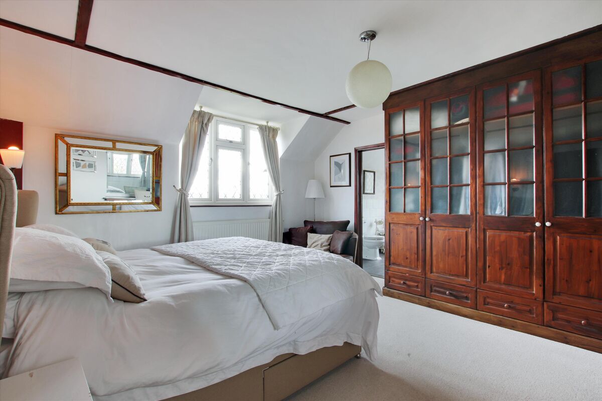 house for sale in The Coach House, Sutton At Hone, Kent, DA4