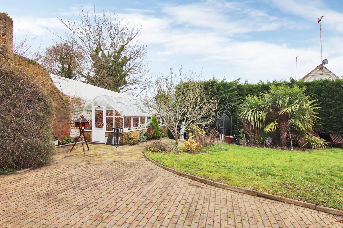 house for sale in The Coach House, Sutton At Hone, Kent, DA4