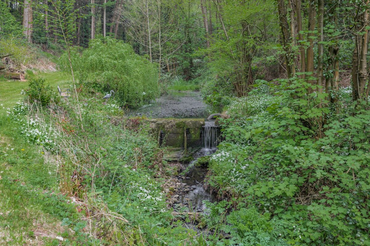 house for sale in Hinders Lane, Huntley, Gloucester, Gloucestershire