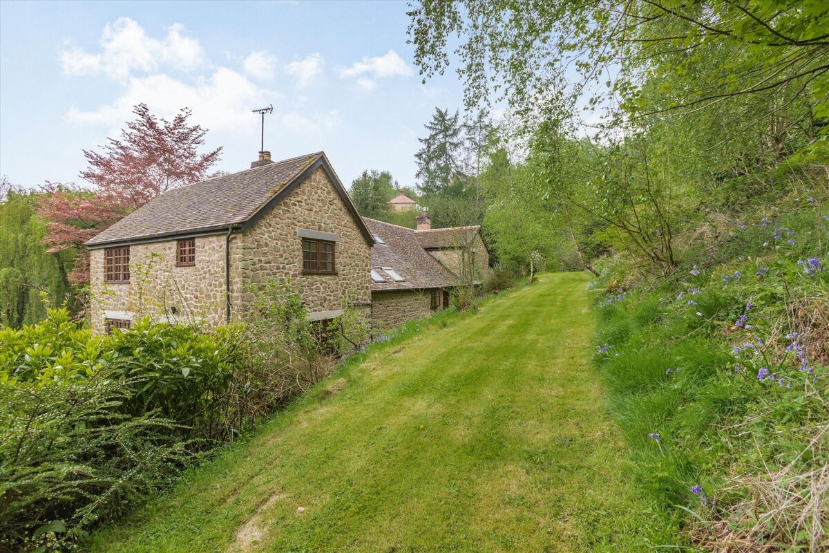 house for sale in Hinders Lane, Huntley, Gloucester, Gloucestershire