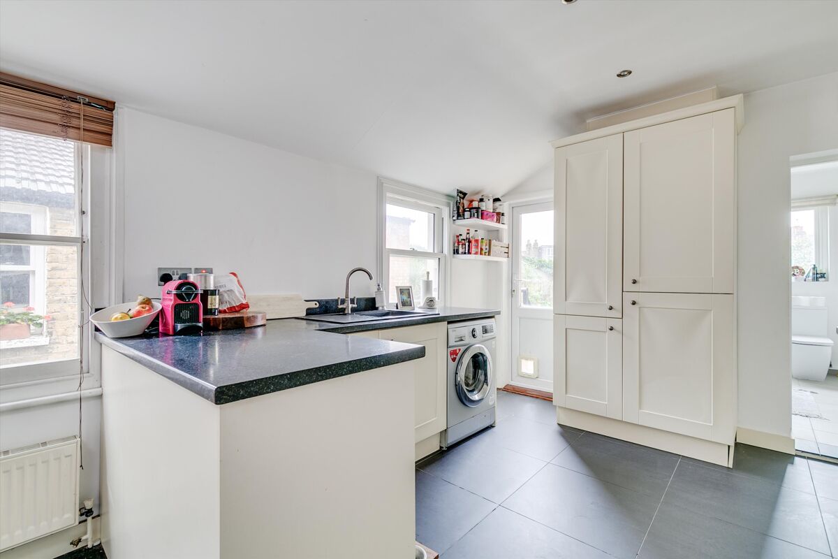 flat to rent in Vanderbilt Road, London, SW18 POD012213358 Knight Frank