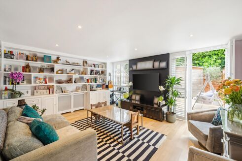 Picture of 3 bedroom house for sale.