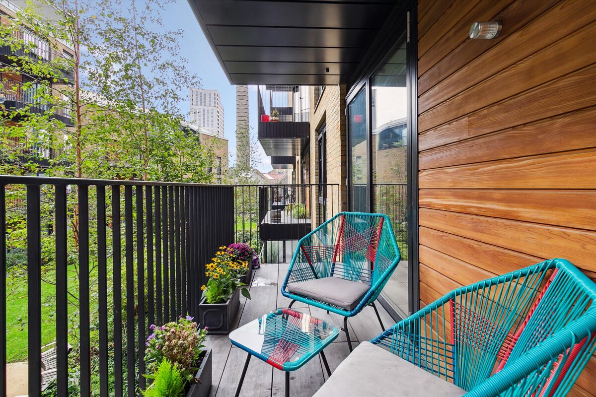 flat for sale in Dray House, Ram Quarter, Wandsworth, SW18