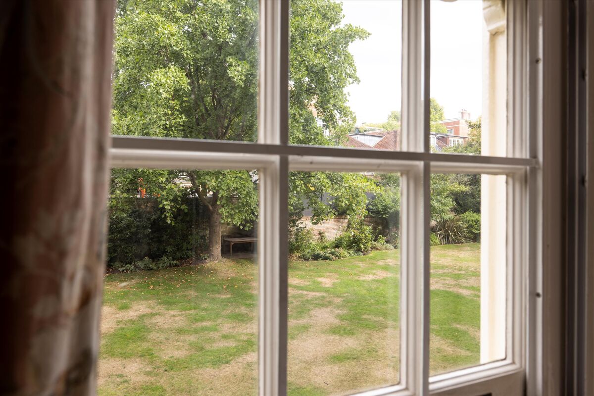 flat for sale in Campden Hill Gate, Duchess of Bedford's Walk, London