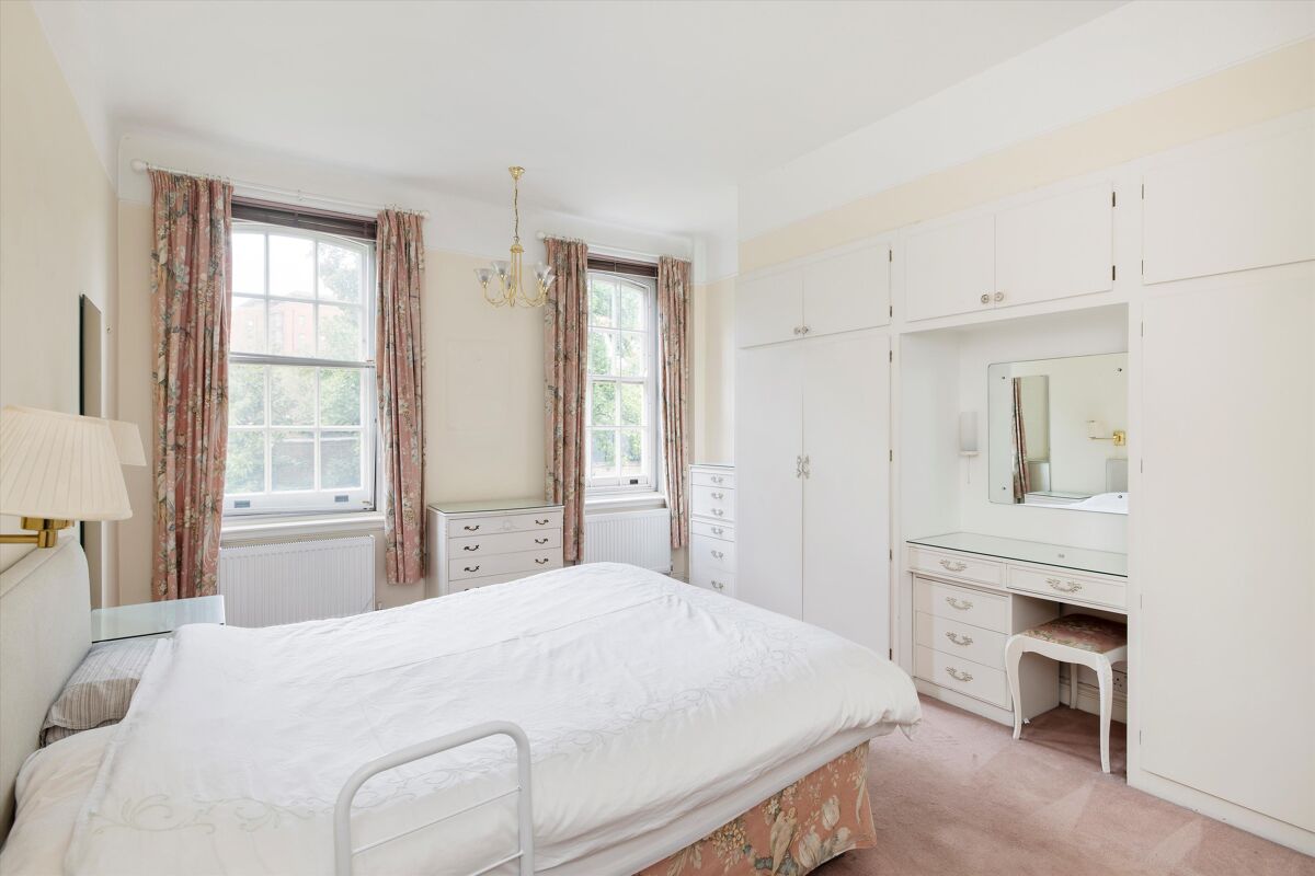 flat for sale in Campden Hill Gate, Duchess of Bedford's Walk, London