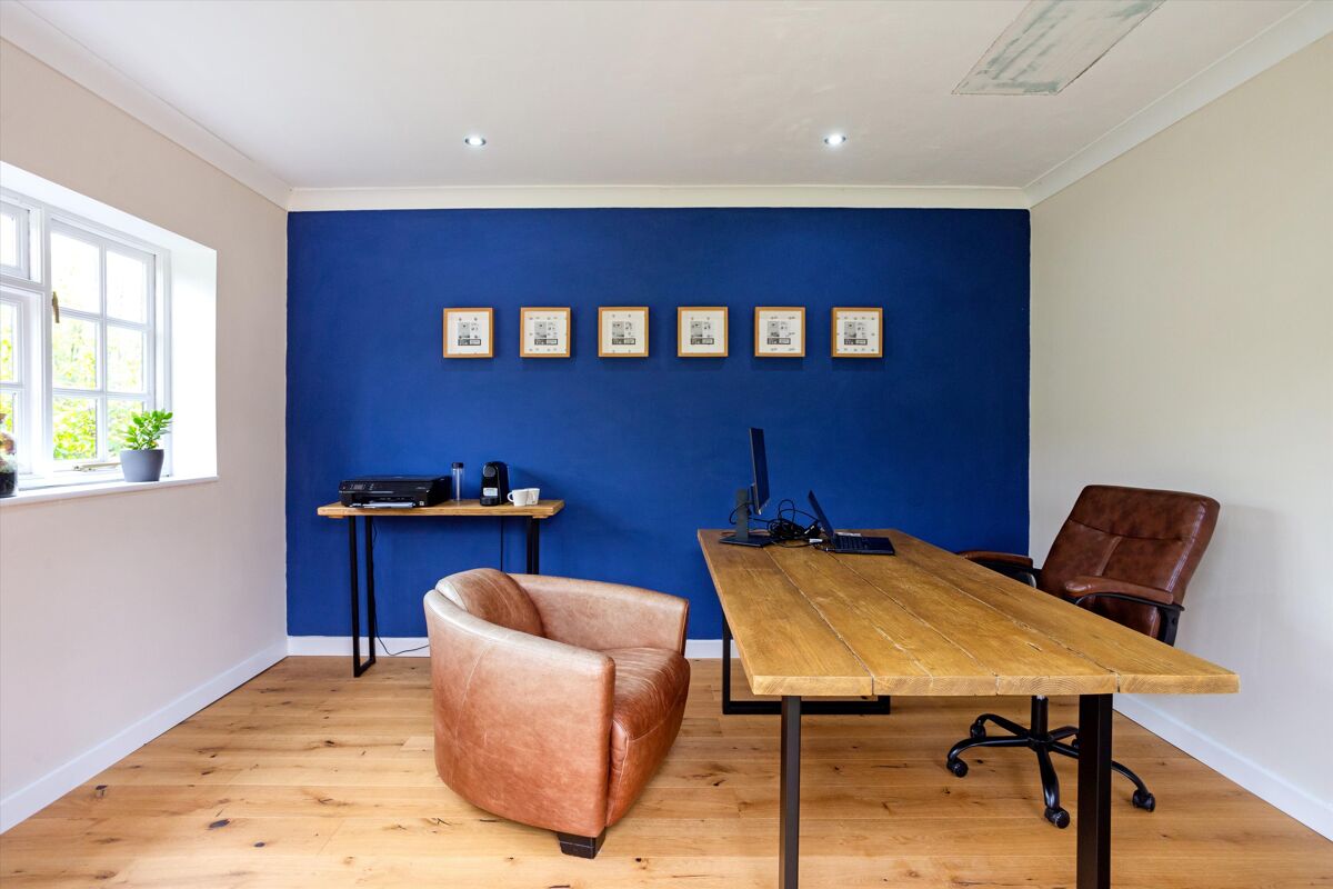 house for sale in Darby Green Lane, Blackwater, Camberley, Hampshire, GU17 POD012257300