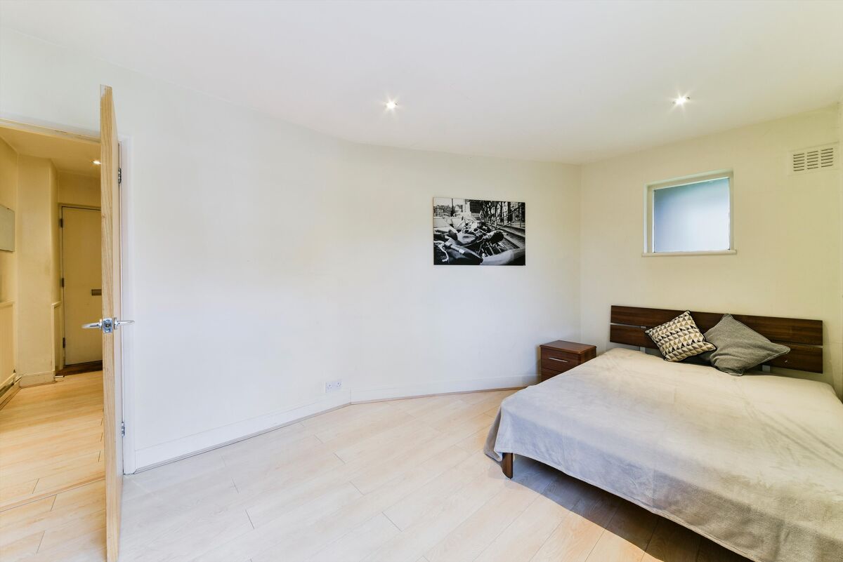 flat for sale in William Lodge, Grange Grove, Islington, London, N1 POD012265067 Knight Frank