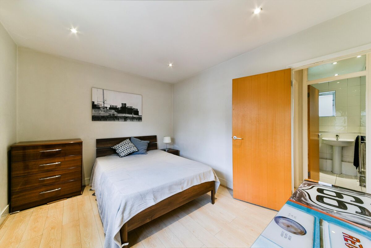 flat for sale in William Lodge, Grange Grove, Islington, London, N1 POD012265067 Knight Frank
