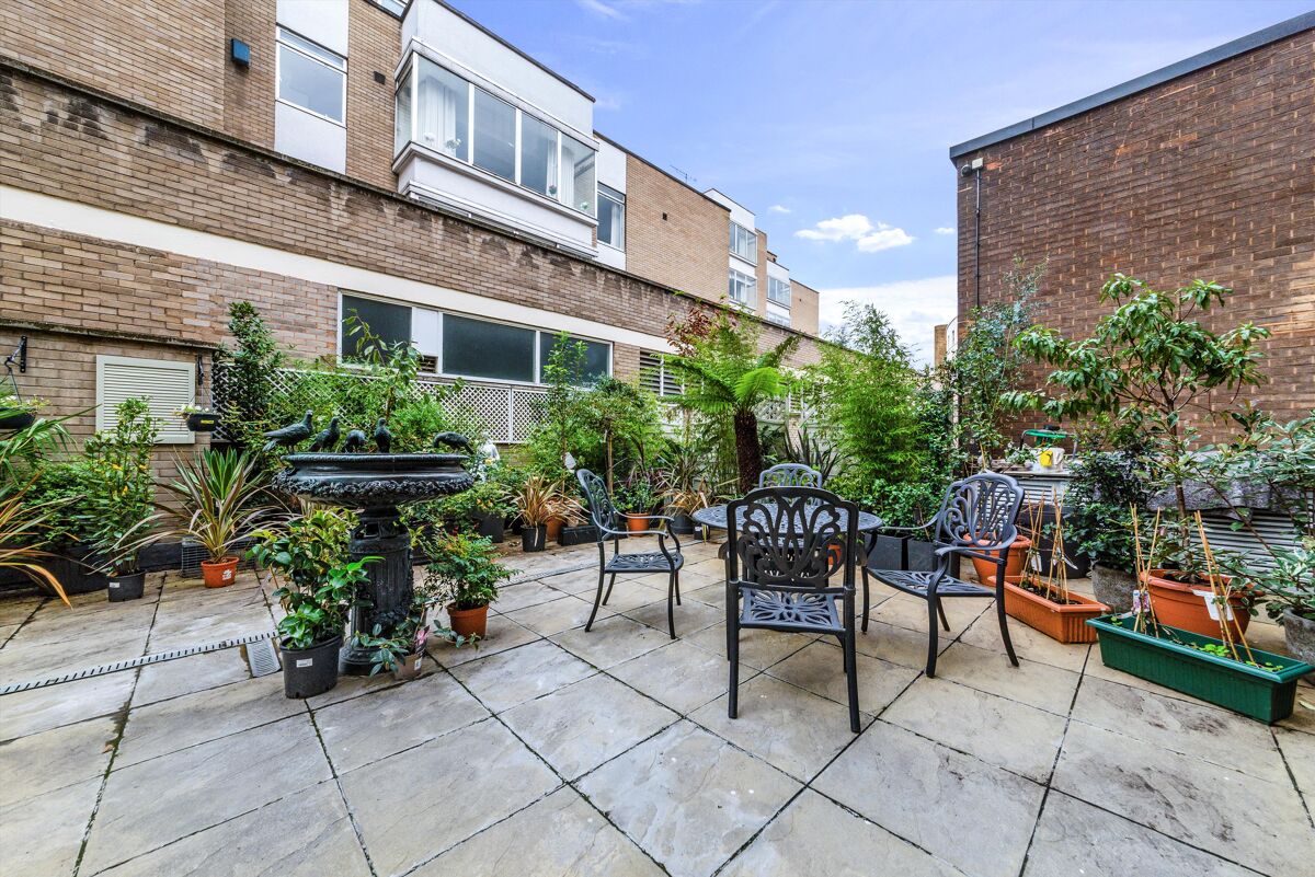 flat to rent in Clarence Terrace, Regent's Park, London, NW1