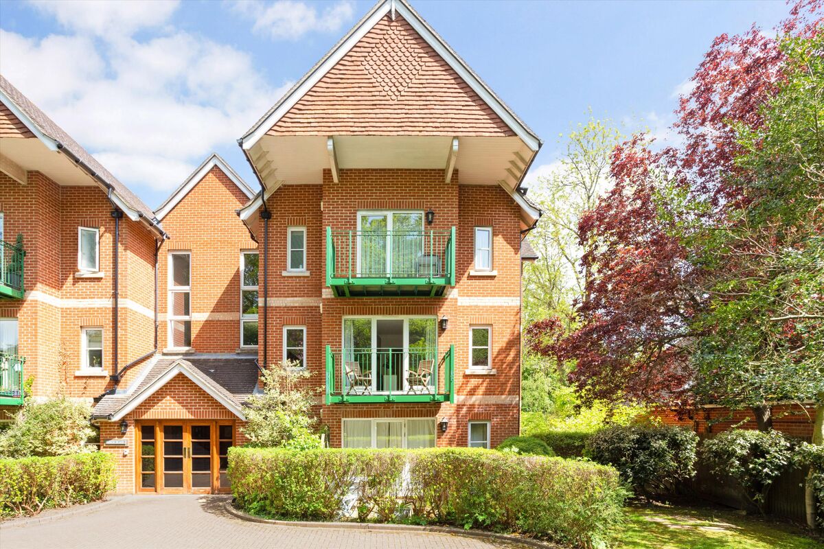 flat for sale in Birch Place, Oakhill Road, Sevenoaks, Kent, TN13