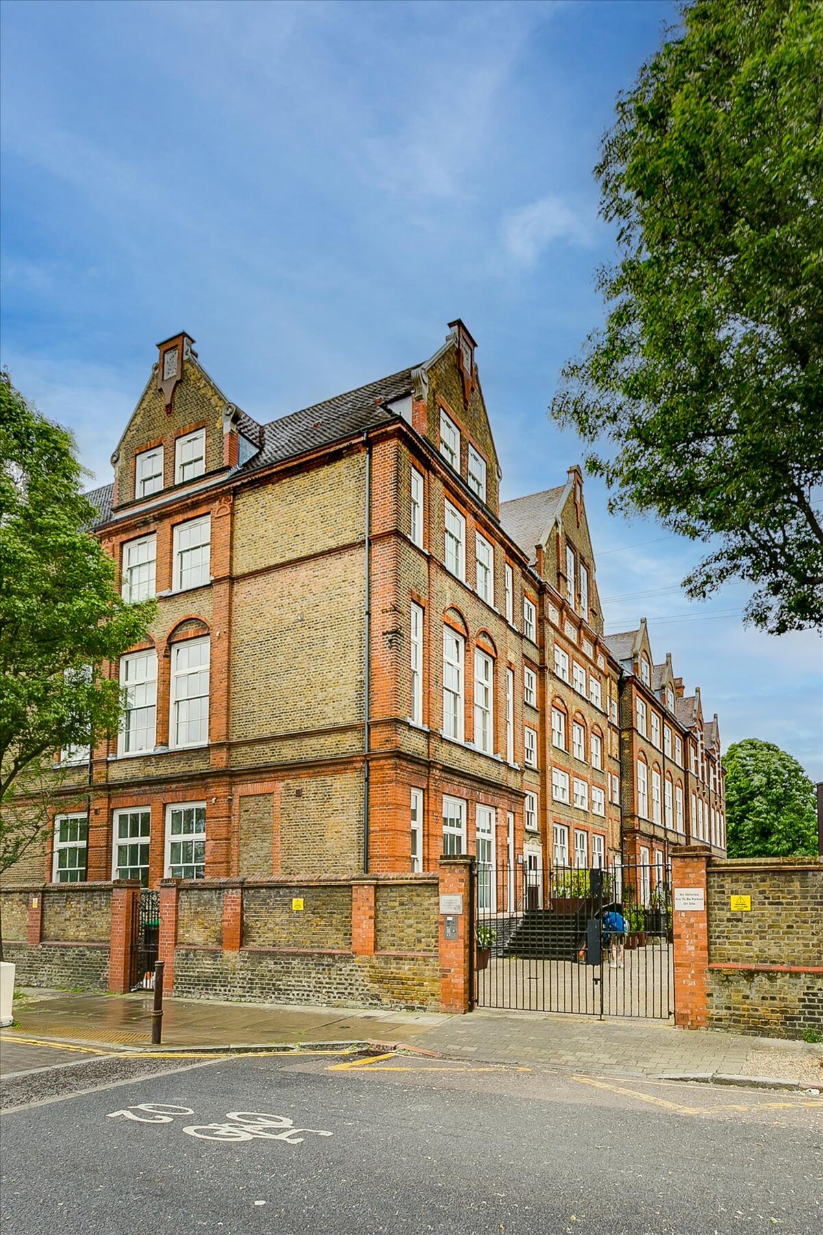 flat for sale in Ecclesbourne Road, London, N1 POD012289459 Knight